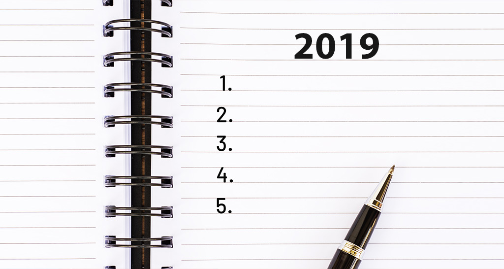 Caderno com lista de metas para realizar no ano de 2019